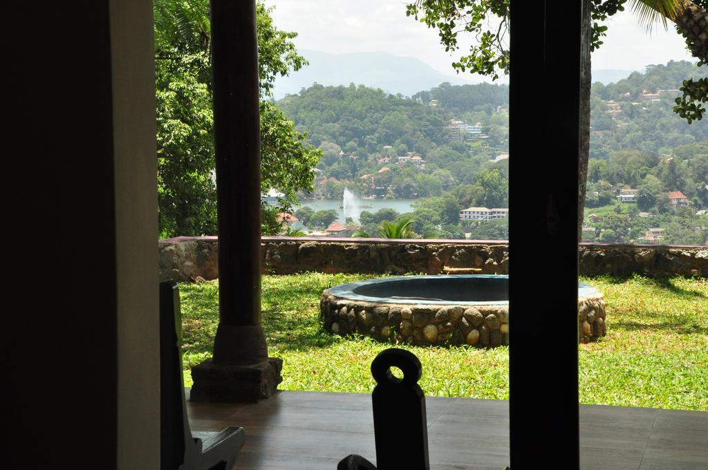 The Buena Vista Kandy Bagian luar foto