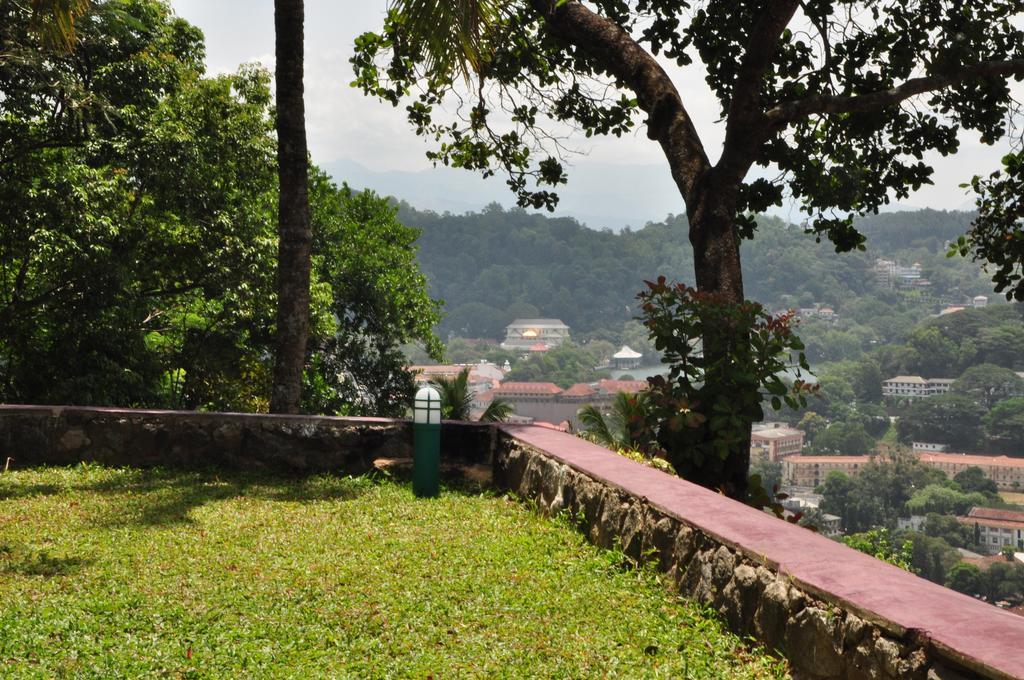 The Buena Vista Kandy Bagian luar foto