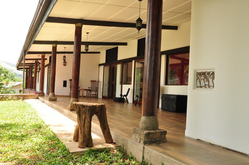 The Buena Vista Kandy Bagian luar foto
