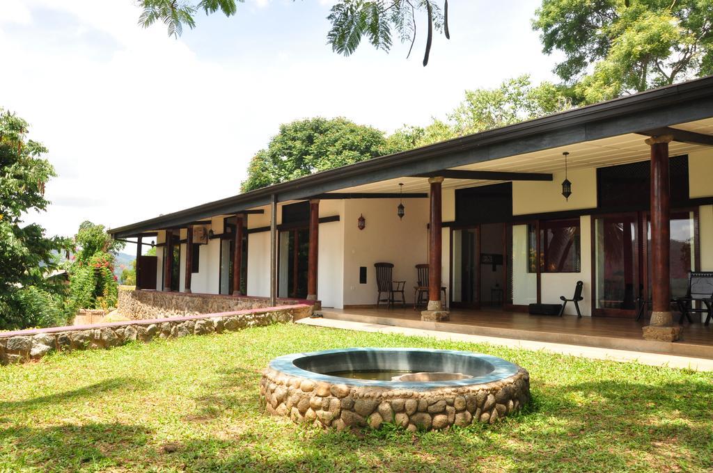 The Buena Vista Kandy Bagian luar foto