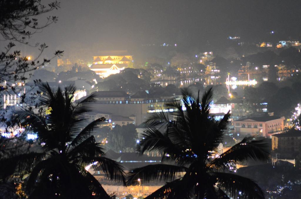 The Buena Vista Kandy Bagian luar foto