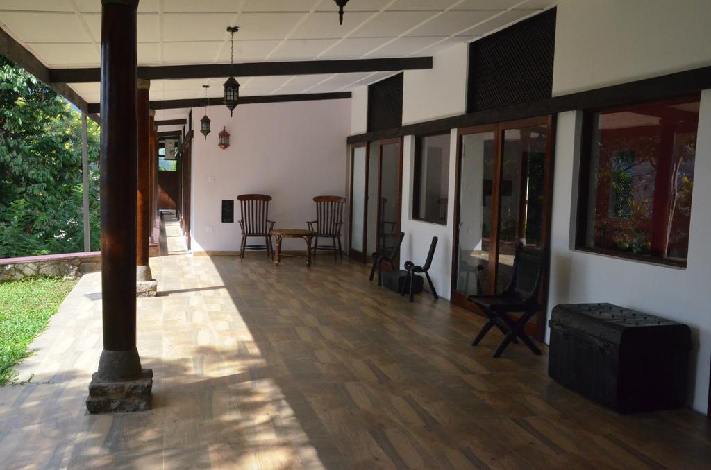 The Buena Vista Kandy Bagian luar foto