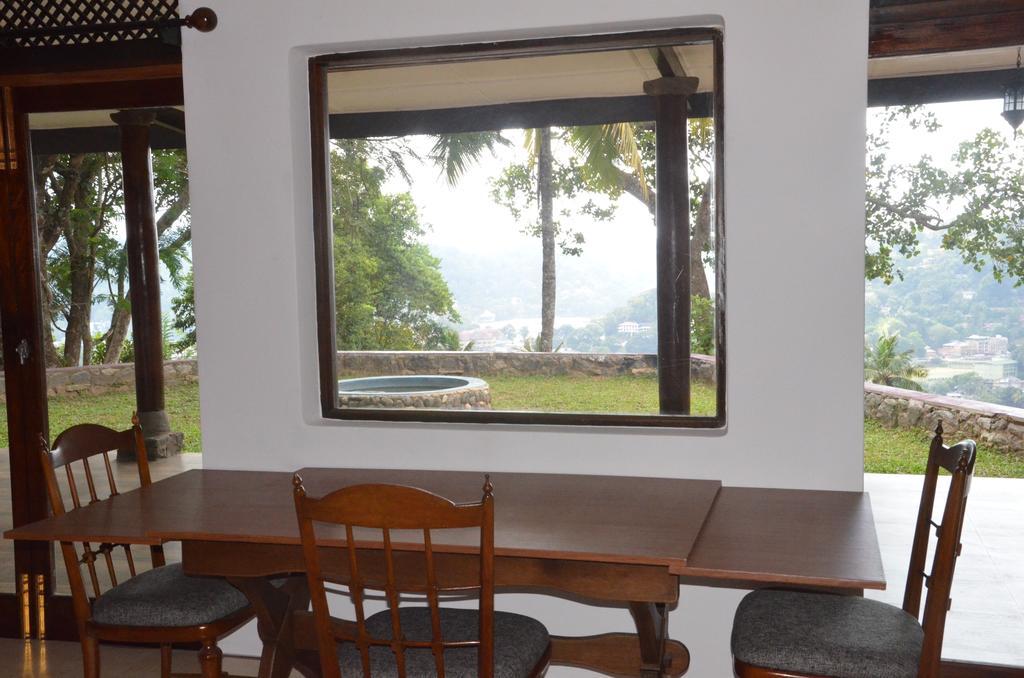 The Buena Vista Kandy Ruang foto